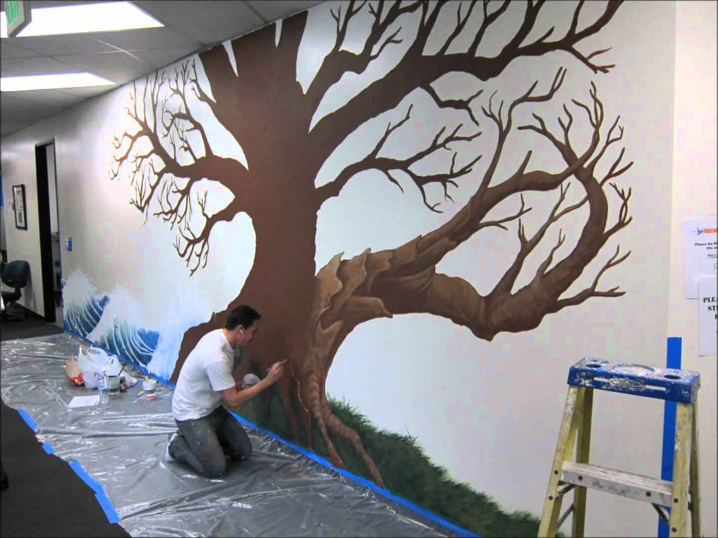 Vẽ tranh tường cái cây - gốc cây màu nâu